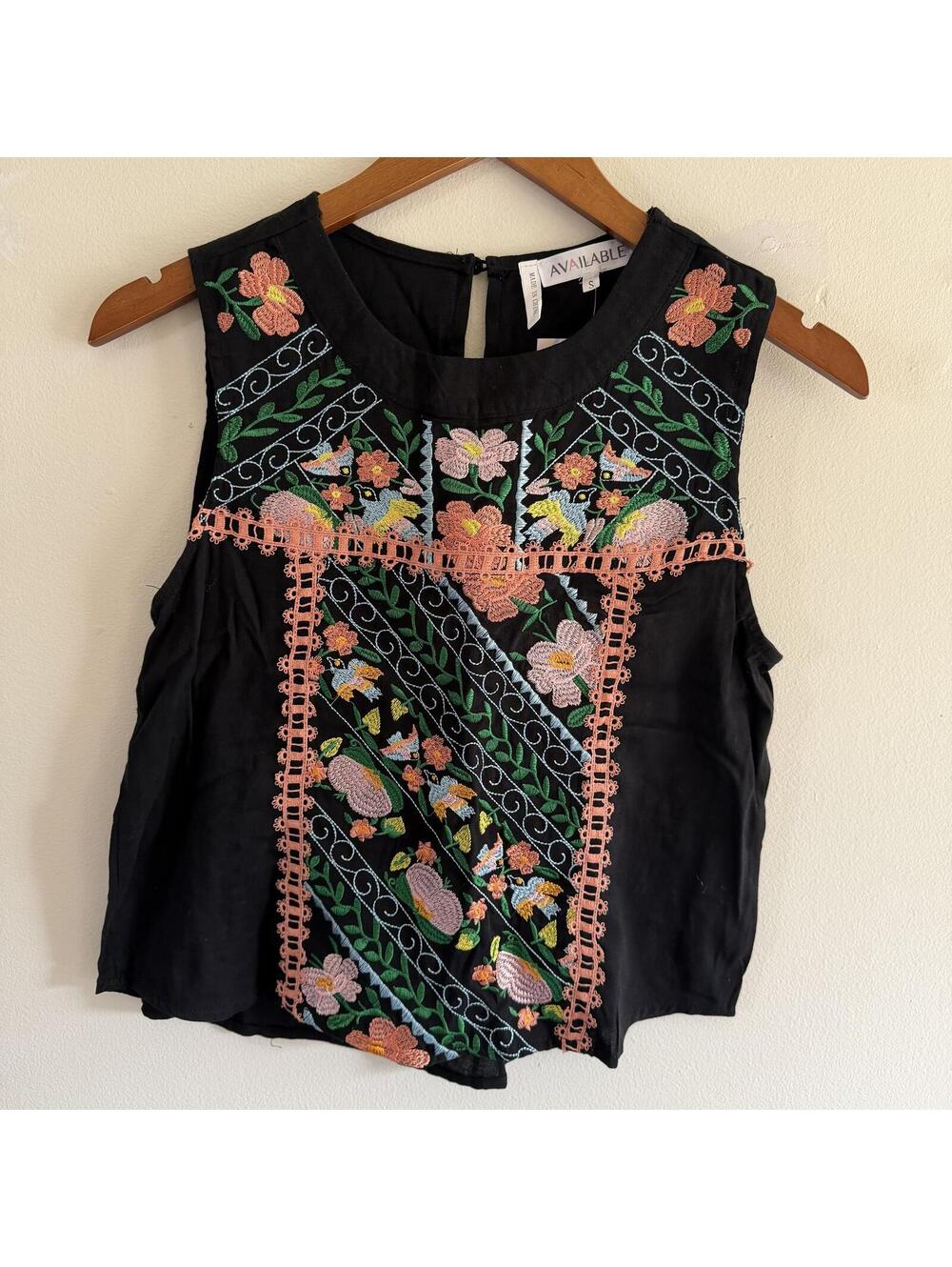 Black Embroidered Boho Tank Top Size Small NWT
